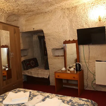 Unicorn Cave غوريمِيه