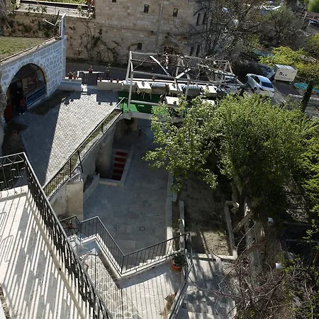 Unicorn Cave 2* غوريمِيه