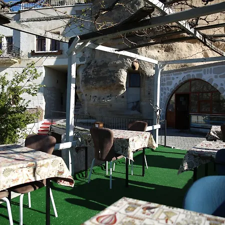 فندق Unicorn Cave 2*