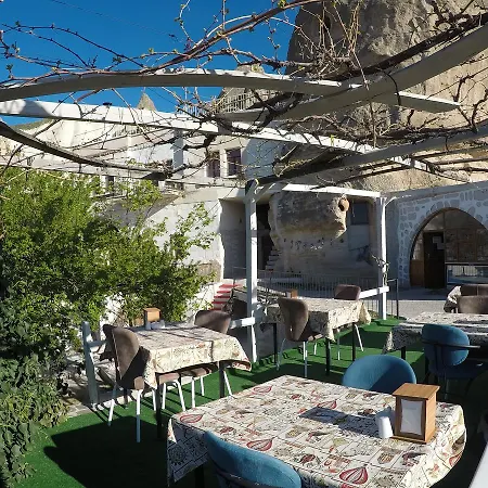 Unicorn Cave Hotel 2*