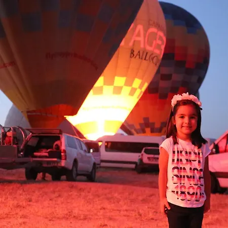 Unicorn Cave 2* غوريمِيه