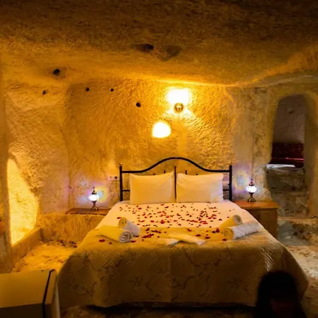 Unicorn Cave غوريمِيه