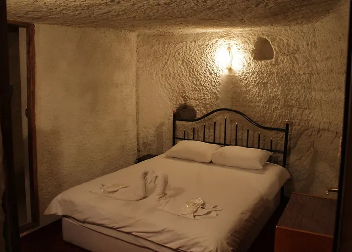 Unicorn Cave Hotel 2*