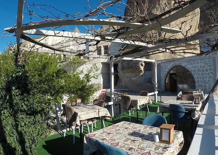 Unicorn Cave Hotel 2*